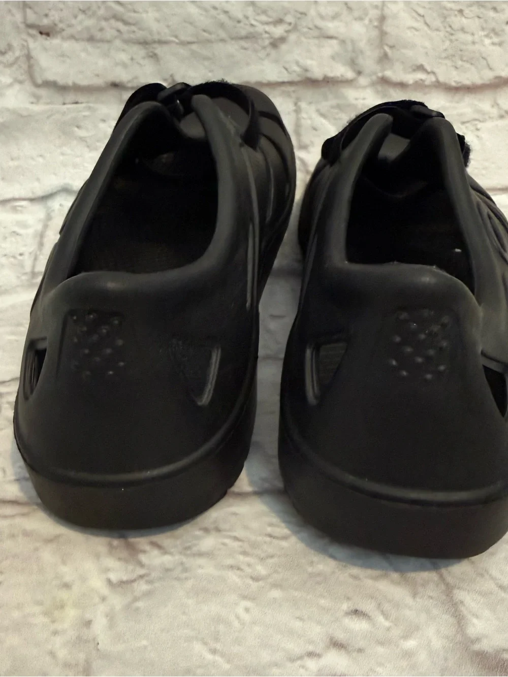 OOFOS OOcandoo Recovery Sandal, Black - Women’s Size 9 Men’s Size 7